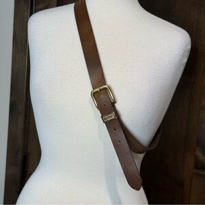 Signature by Levi Strauss brown Belt gold hardware 100% Bovine Leather 100/40